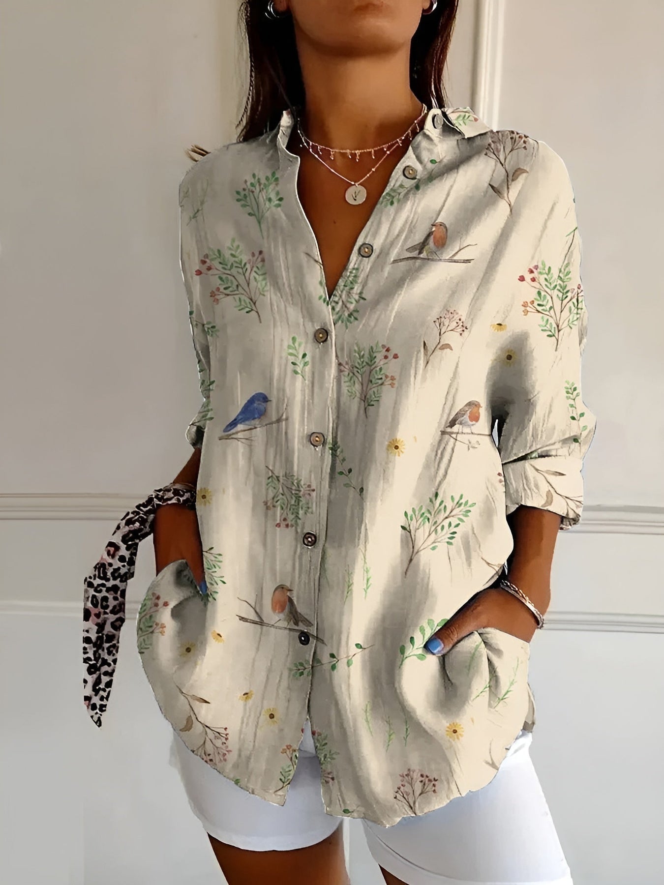Brenda – Blusa Casual com Flores e Ondas