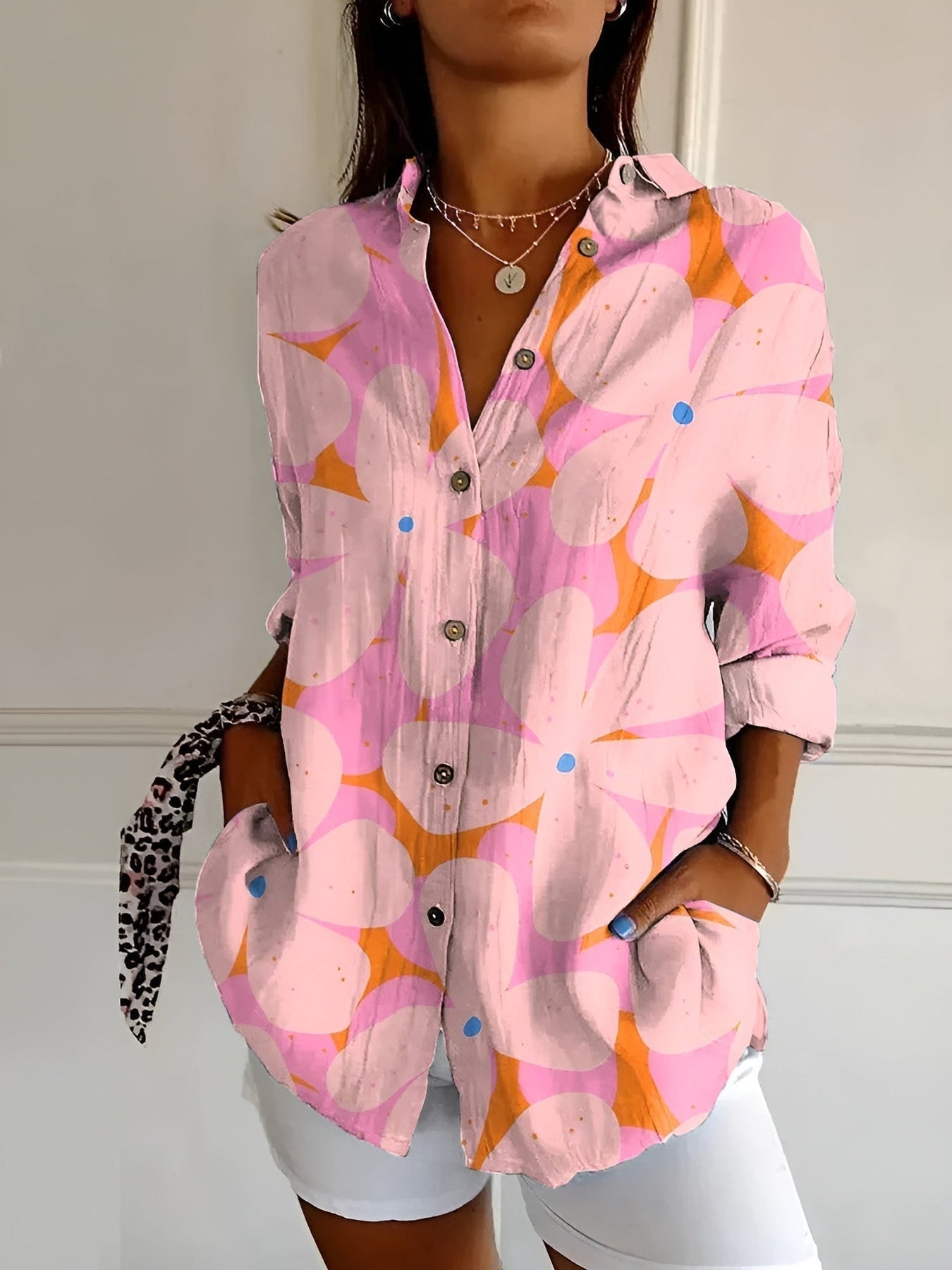 Brenda – Blusa Casual com Flores e Ondas