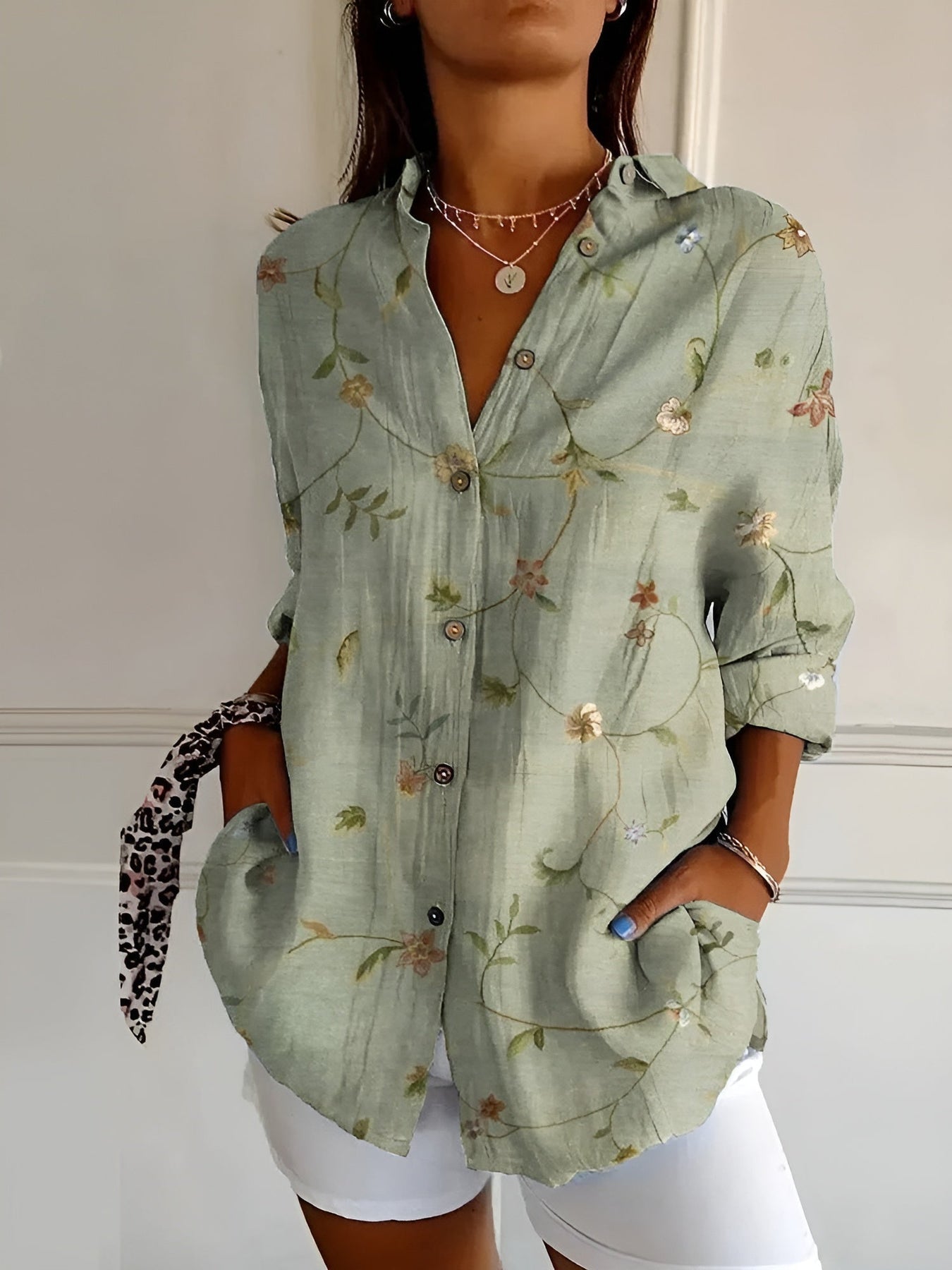 Brenda – Blusa Casual com Flores e Ondas